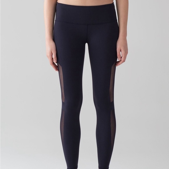 Grey Lululemon Reveal 7/8 Tight Size Small - Picture 7 of 10